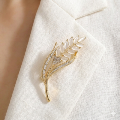 Брошка «Золотий Колосок»