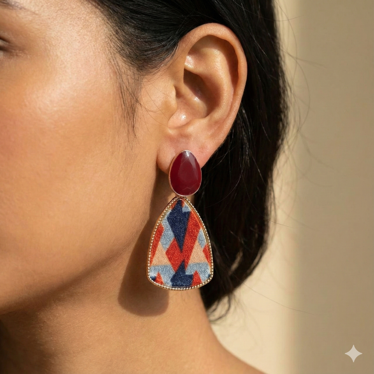 Геометричні сережки «Абстракція» з бордовим акцентом