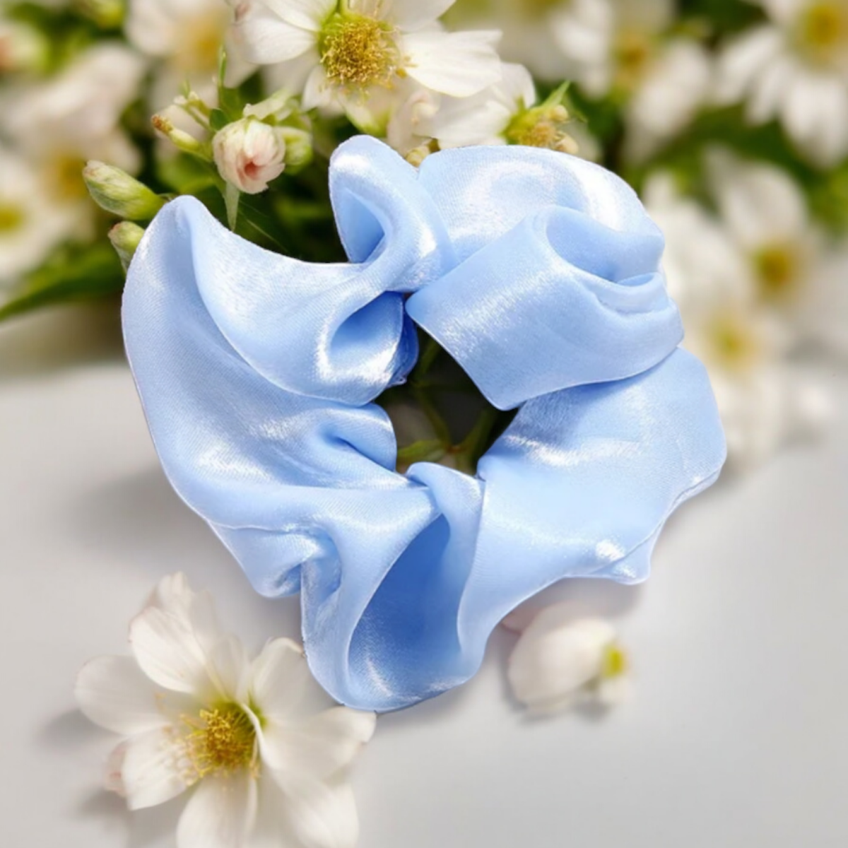 Об'ємна шовковиста резинка-скранч «Ніжний Сатин» (кольори в асортименті)